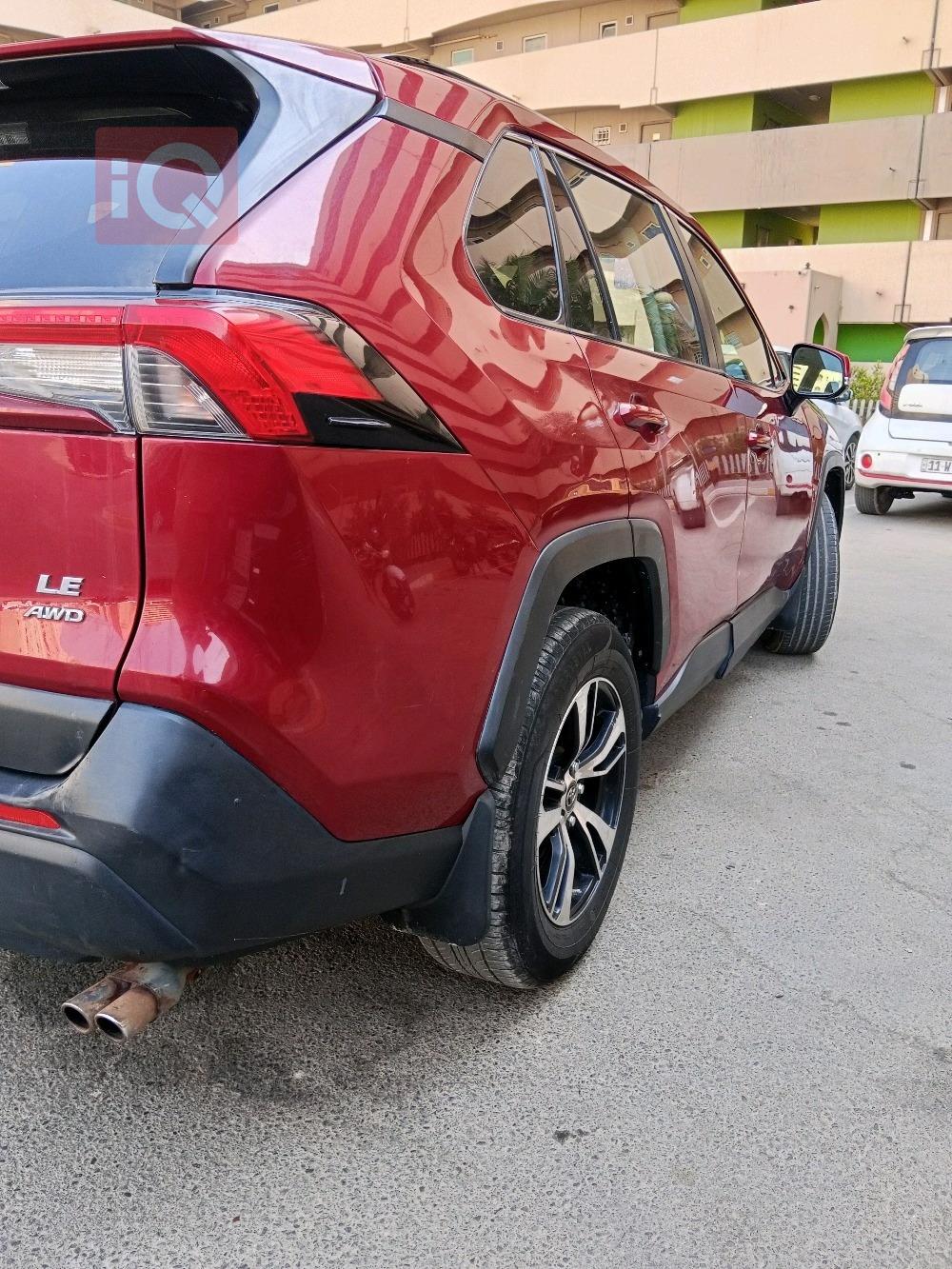 تۆیۆتا ڕاڤ 4